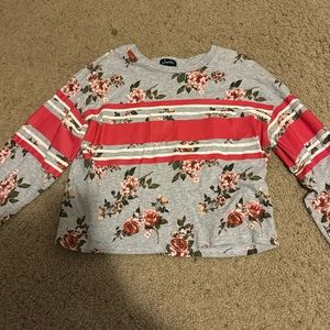 Justify, size medium, gray